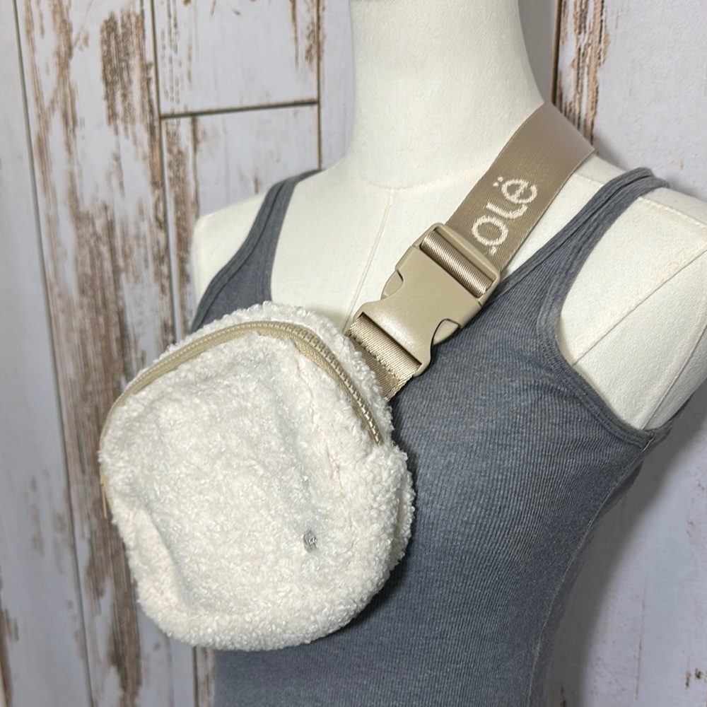 Lole Cream Crossbody Bag - Picture 2 of 5